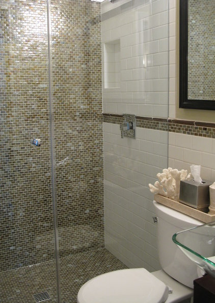 modern bathroom by Shoshana Gosselin